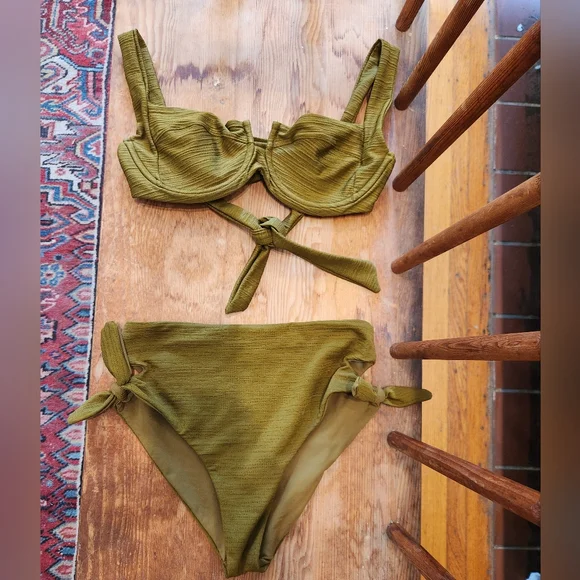 L*Space Camellia Bikini Top & Bummin' Bottom Shorebreak Texture Small - Picture 5 of 15